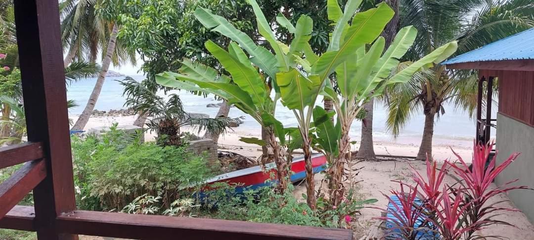 Ella'S Place Salang Tioman Kampong Ayer Batang Kamer foto